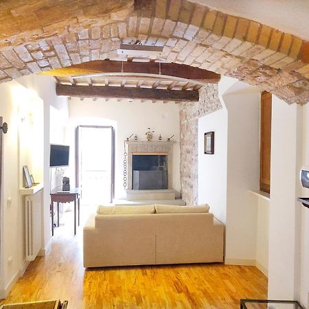 All'Ombra Di San Francesco - Centralissimo - A 110 Mt Dalla Basilica - Myassisisuite, I Dettagli Che Fanno La Differenza Eksteriør billede